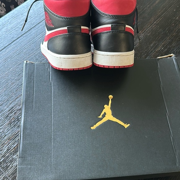 Nike Air Jordan 1 Retro High Black Red White Sneakers